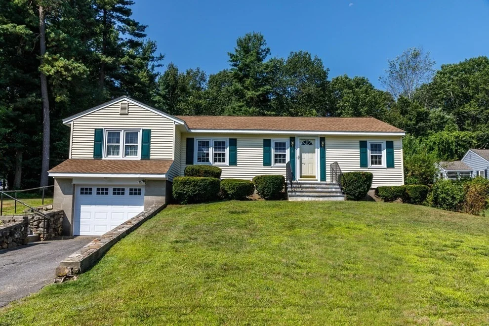 Unit for sale at 54 Putnam Lane, Holden, MA 01520