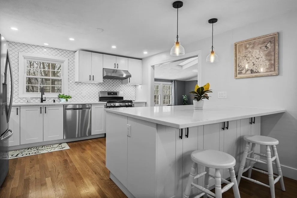 Unit for sale at 5 Orchard Ln, Danvers, MA 01923