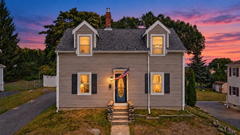 Unit for sale at 20 Herbert St, Wakefield, MA 01880