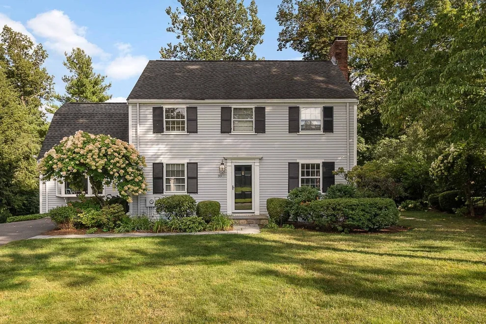 Unit for sale at 39 River Glen Rd, Wellesley, MA 02481