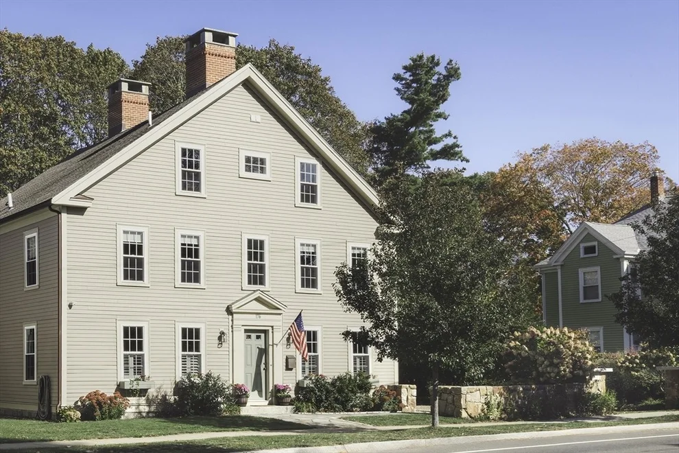 Unit for sale at 176 Hale St, Beverly, MA 01915