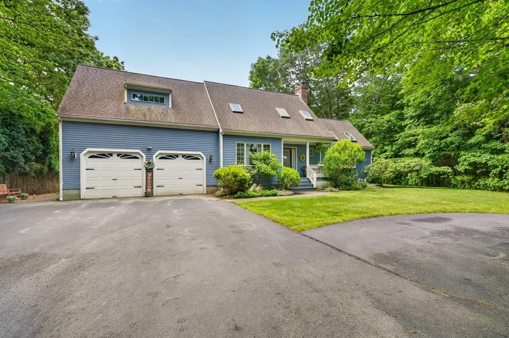Unit for sale at 42 Medeiros Ln, Dartmouth, MA 02747