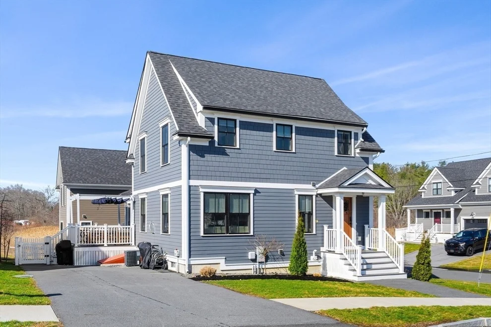 Unit for sale at 19 Doyle Dr, Newburyport, MA 01950