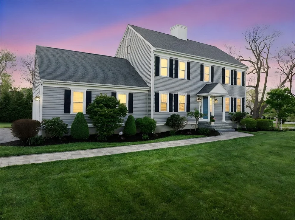 Unit for sale at 11 Winslow Way, Swansea, MA 02777