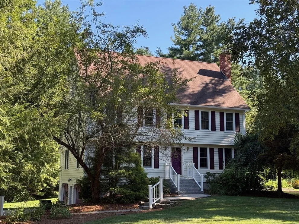 Unit for sale at 155 Duncan Dr, North Andover, MA 01845