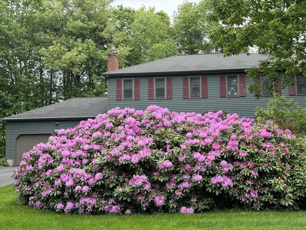 Unit for sale at 3 Sherbrooke Dr, Paxton, MA 01612