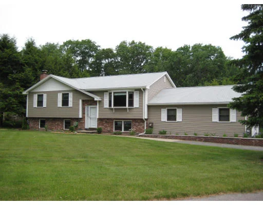 Unit for sale at 2 Sandspur Lane, North Reading, MA 01864