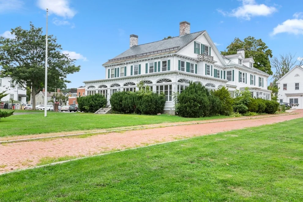 Unit for sale at 145 Main St, Amesbury, MA 01913