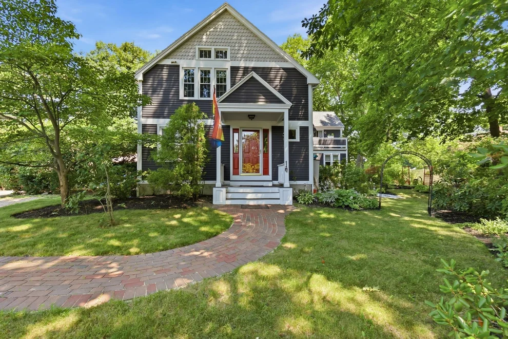 Unit for sale at 2 Coombs Circle, Newburyport, MA 01950