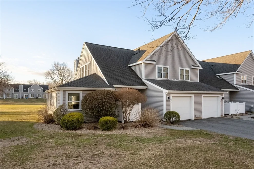 Unit for sale at 588 White Cliff Dr, Plymouth, MA 02360