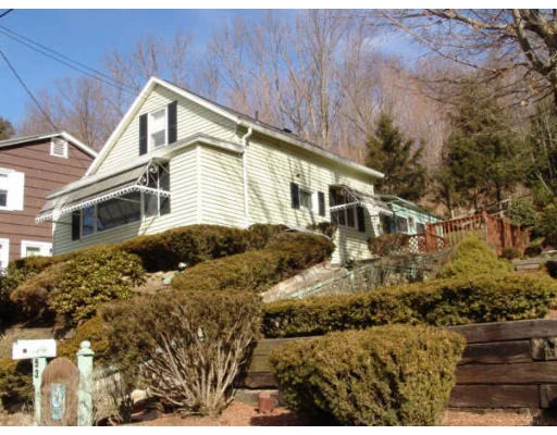 Unit for sale at 53 Temple St, Spencer, MA 01562