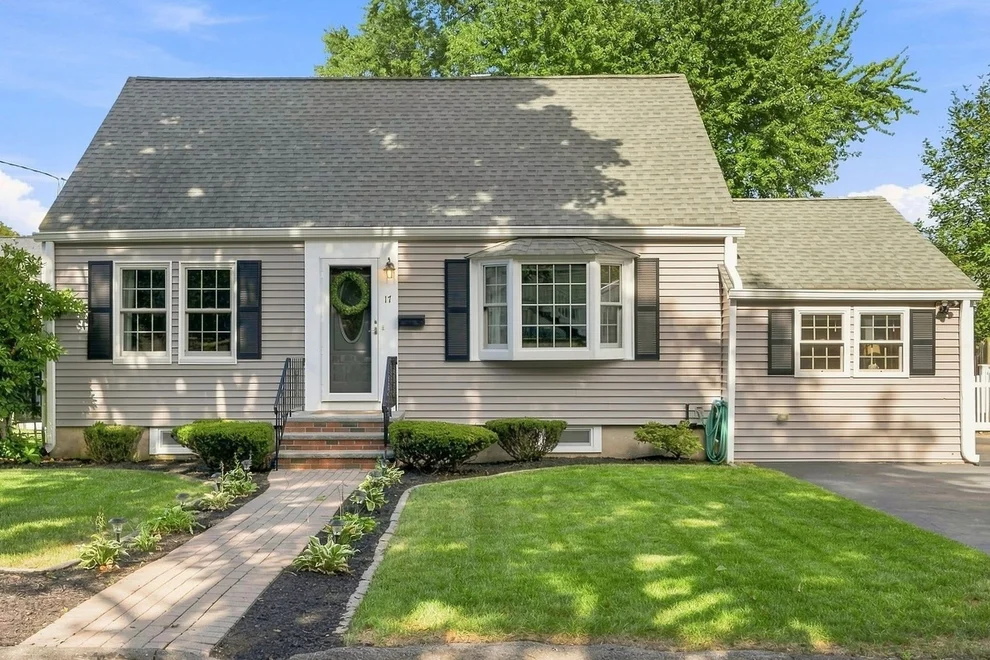 Unit for sale at 17 Greenwood Road, Peabody, MA 01960