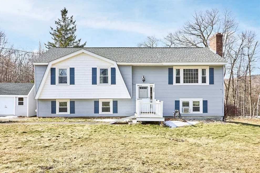 Unit for sale at 397 Howard St, Lunenburg, MA 01462