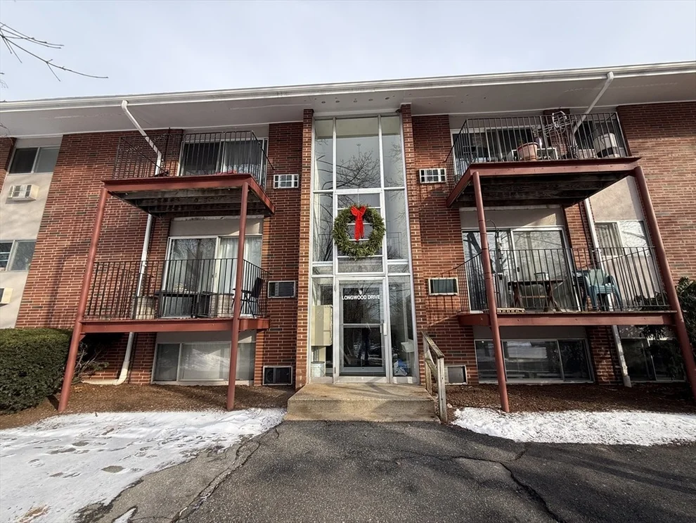 Unit for sale at 9 Longwood Drive, Andover, MA 01810