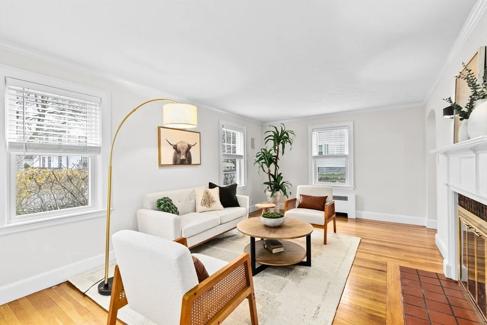 Unit for sale at 5 Lincoln St, Milton, MA 02186
