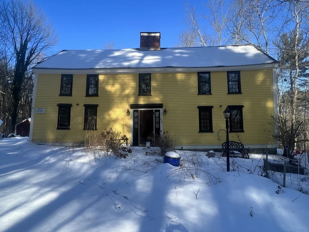 Unit for sale at 238 Essex St, Middleton, MA 01949