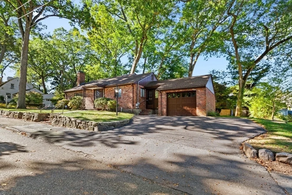 Unit for sale at 78 Windemere Cir, Braintree, MA 02184