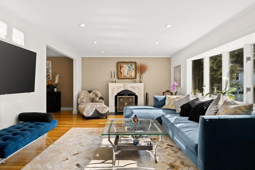 Unit for sale at 44 Windemere Rd, Wellesley, MA 02481