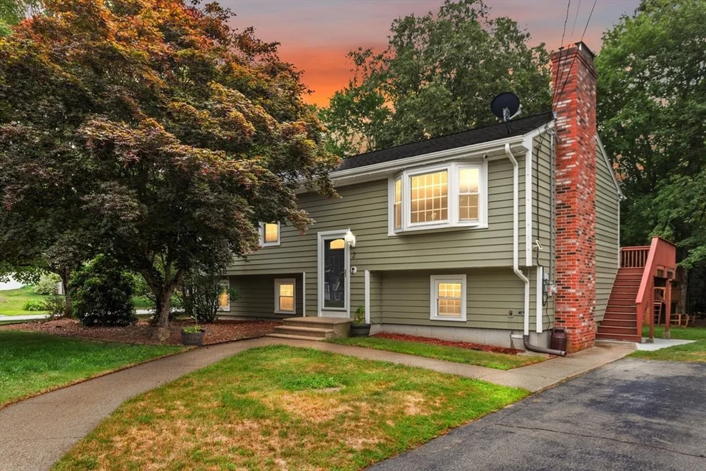 Unit for sale at 2 Glen Eagle Cir, Attleboro, MA 02703