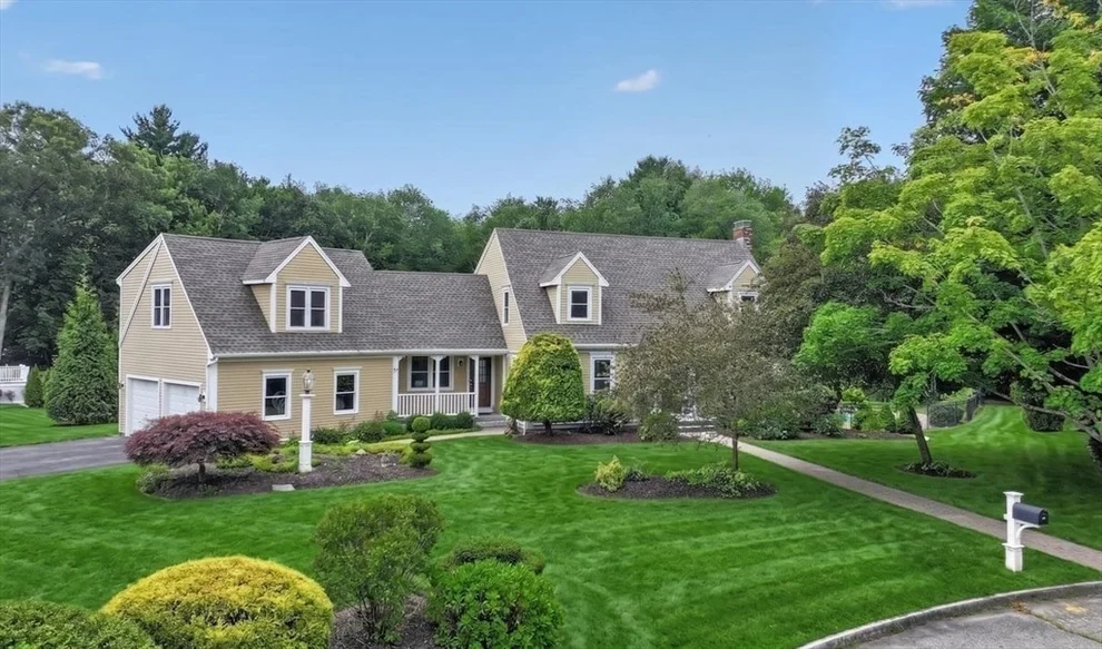 Unit for sale at 72 Beckford Farm Road, Hanover, MA 02339