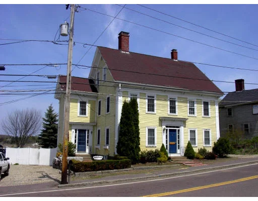 Unit for sale at 4 Eastern Ave, Essex, MA 01929