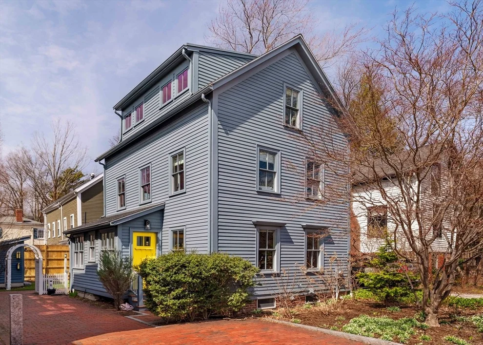 Unit for sale at 7 Sparks Street, Cambridge, MA 02138
