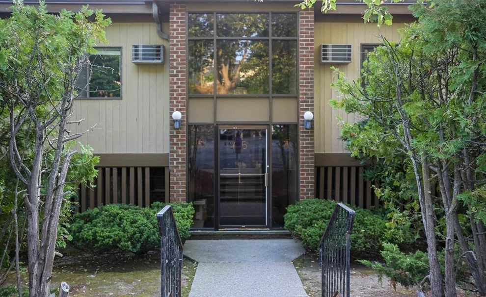 Unit for sale at 15 Eaglehead Ter, Shrewsbury, MA 01545