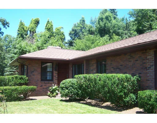 Unit for sale at 1110 Amostown Rd, West Springfield, MA 01089