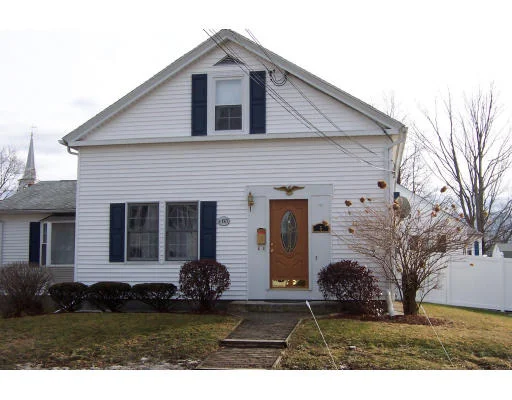 Unit for sale at 5 Elm St, Oxford, MA 01540