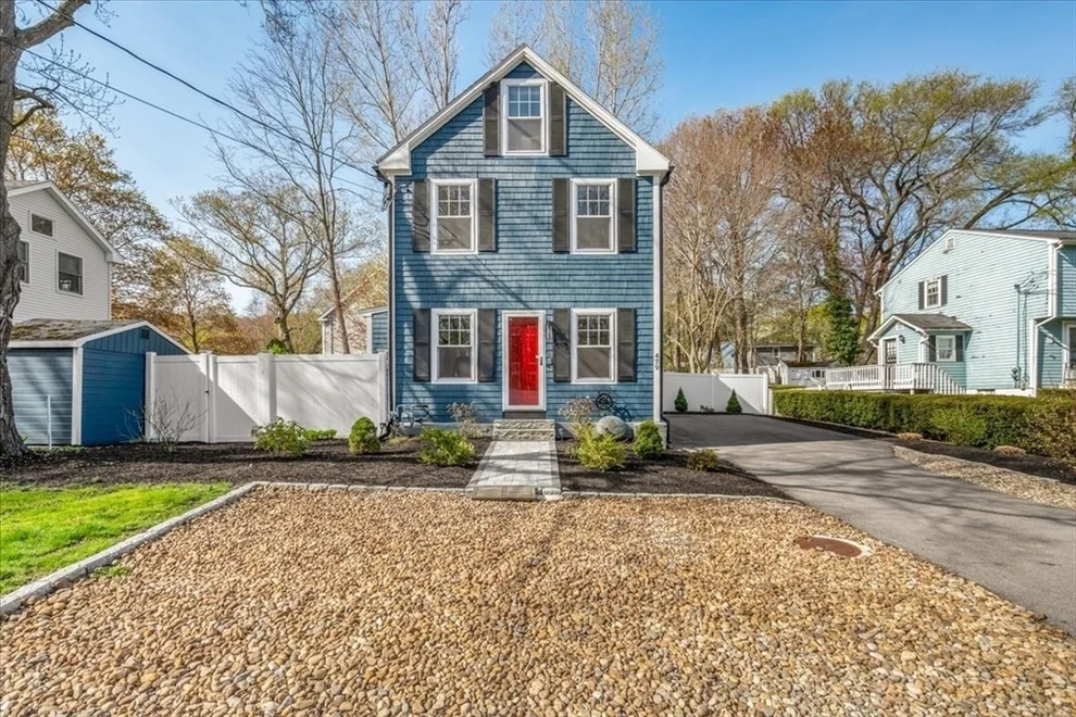 Unit for sale at 479 Merrimac St, Newburyport, MA 01950