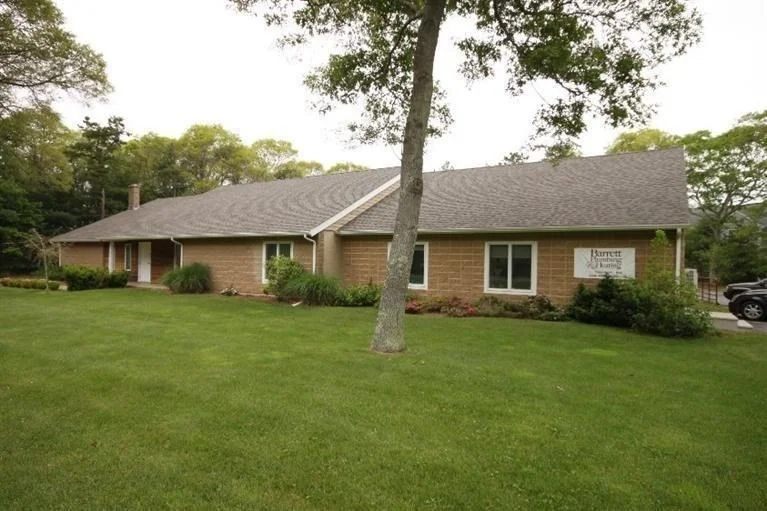 Unit for sale at 10 Edgerton Dr, Falmouth, MA 02556