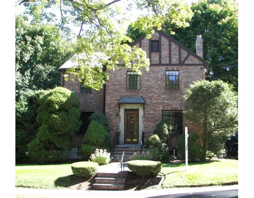 Unit for sale at 50 West Boulevard Rd, Newton, MA 02459