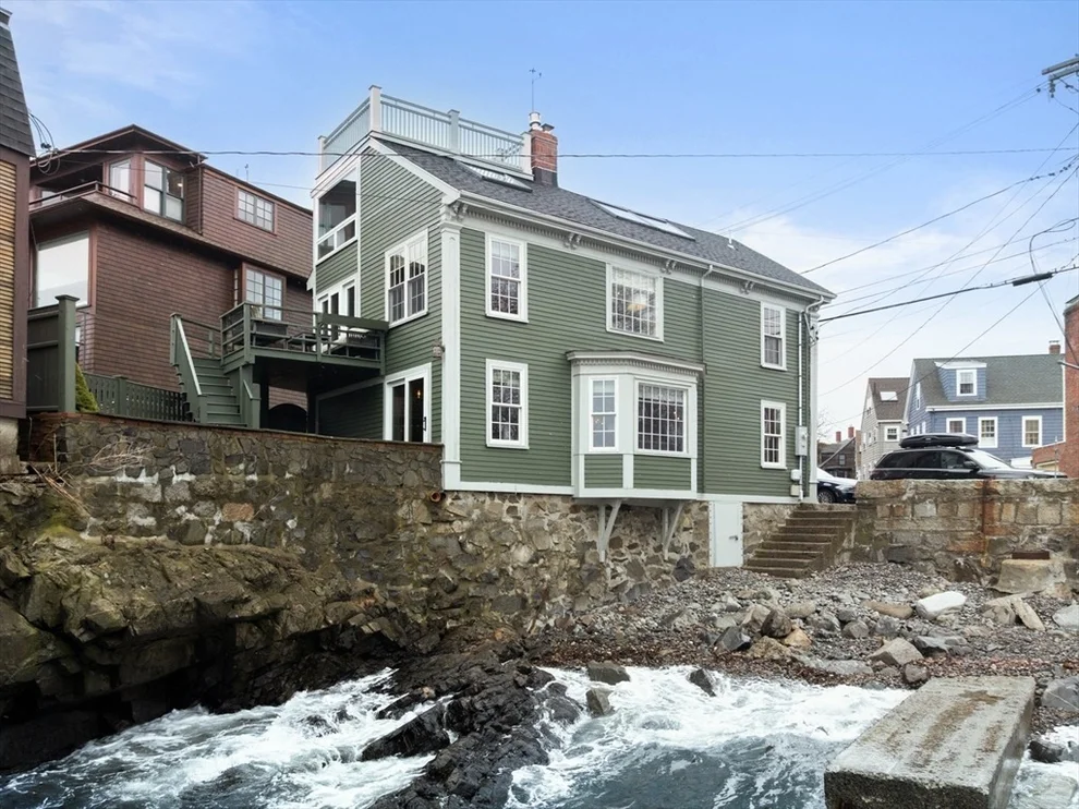 Unit for sale at 137 Front St, Marblehead, MA 01945