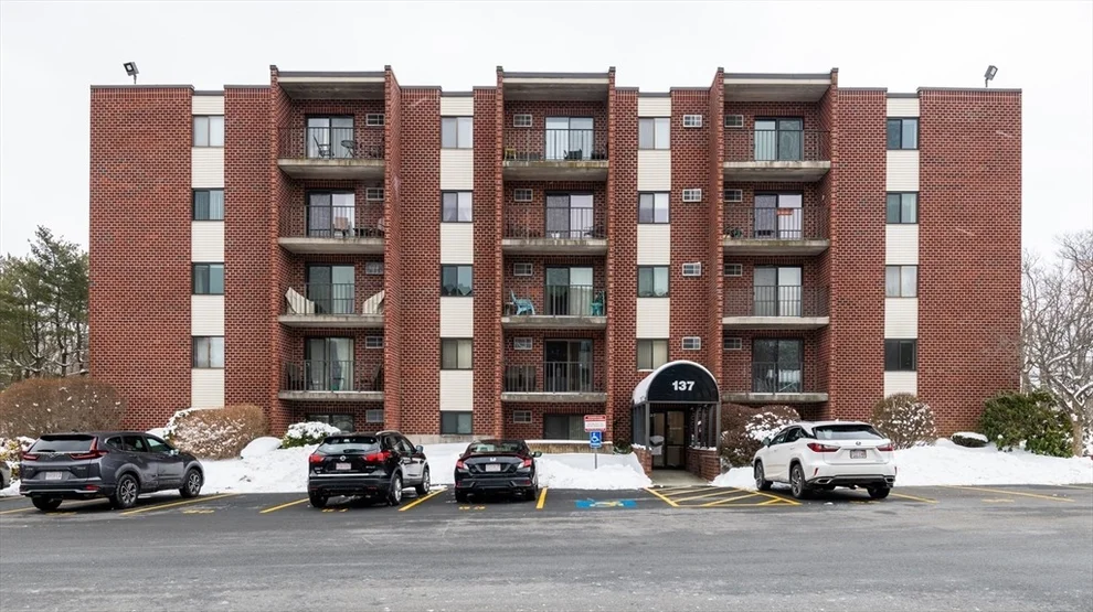 Unit for sale at 137 Franklin St, Stoneham, MA 02180