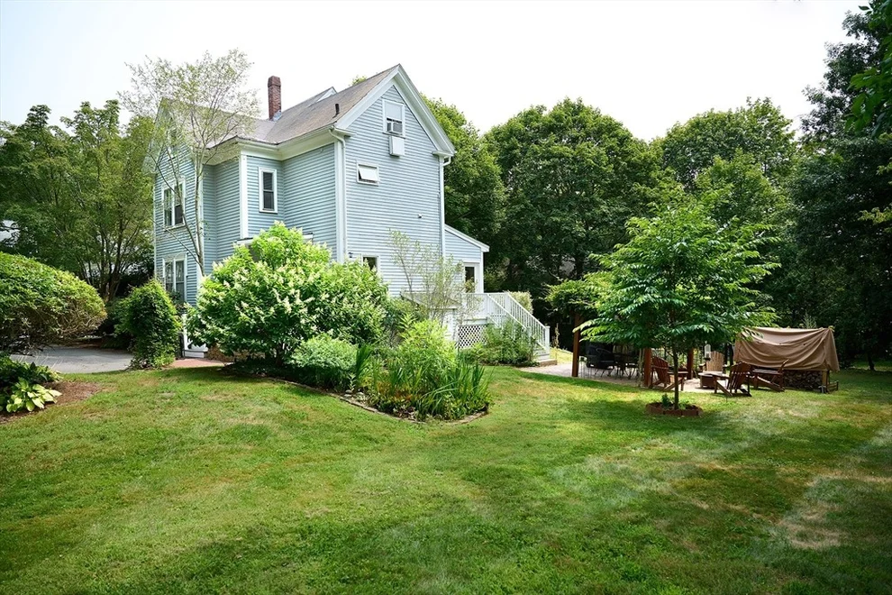 Unit for sale at 20 Manning St, Ipswich, MA 01938
