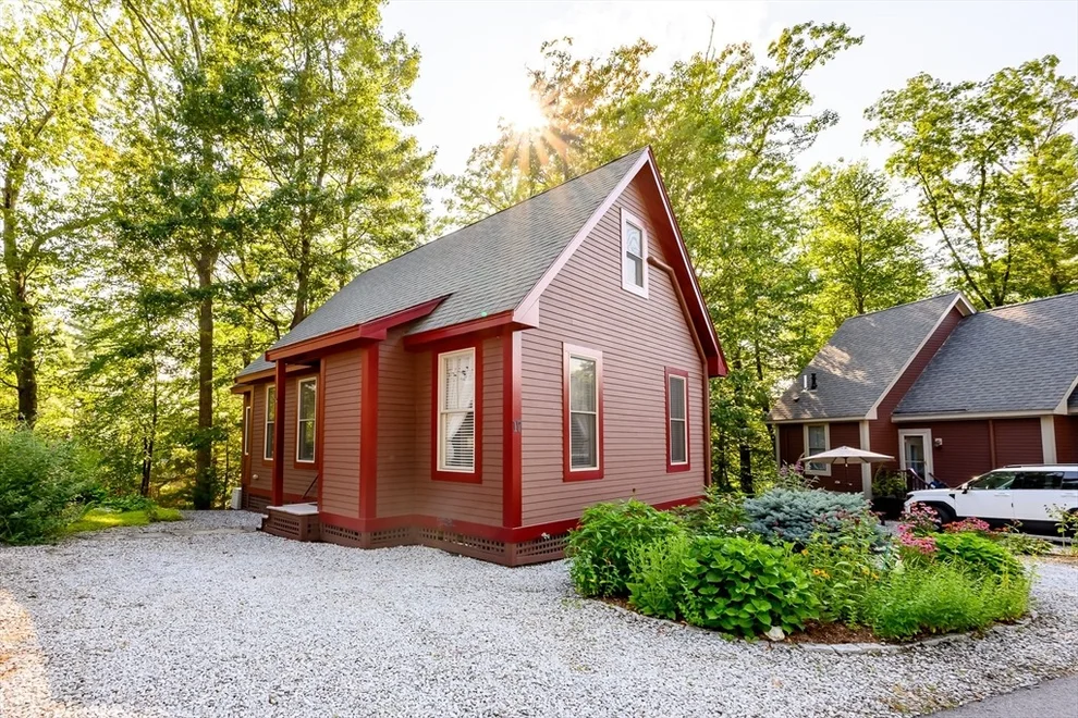 Unit for sale at 17 White Pine Knl, Westford, MA 01886