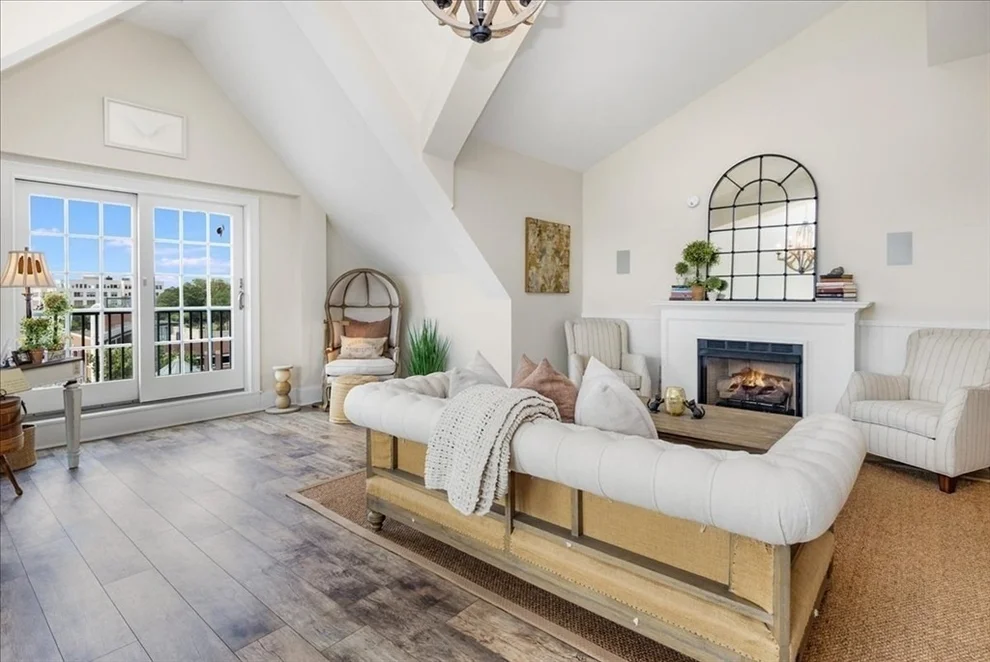 Unit for sale at 225 Derby St, Salem, MA 01970