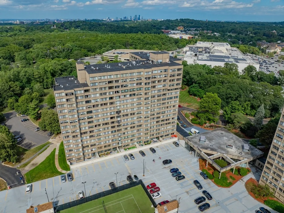 Unit for sale at 250 Hammond Pond Pkwy, Newton, MA 02467