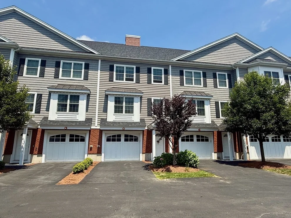 Unit for sale at 1975 Middlesex St, Lowell, MA 01851