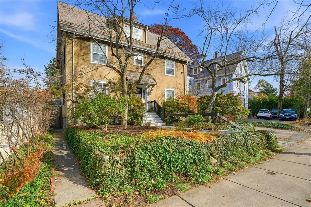 Unit for sale at 65 Fresh Pond Pkwy, Cambridge, MA 02138