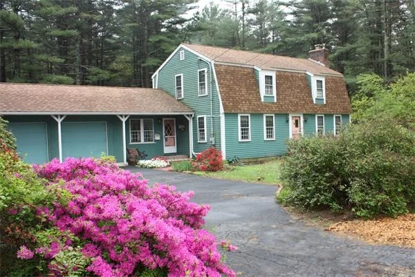 Unit for sale at 554 Center St, Pembroke, MA 02359