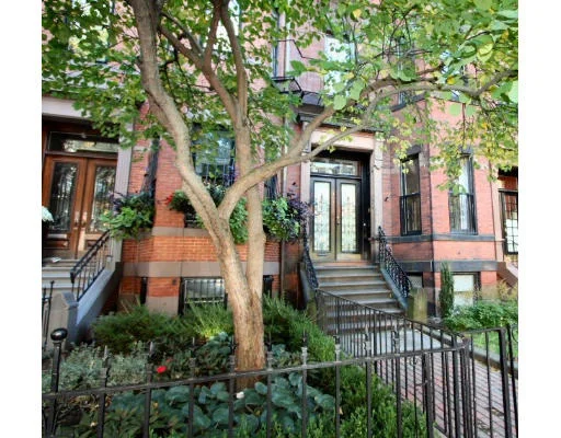Unit for sale at 304 Marlborough, Boston, MA 02116