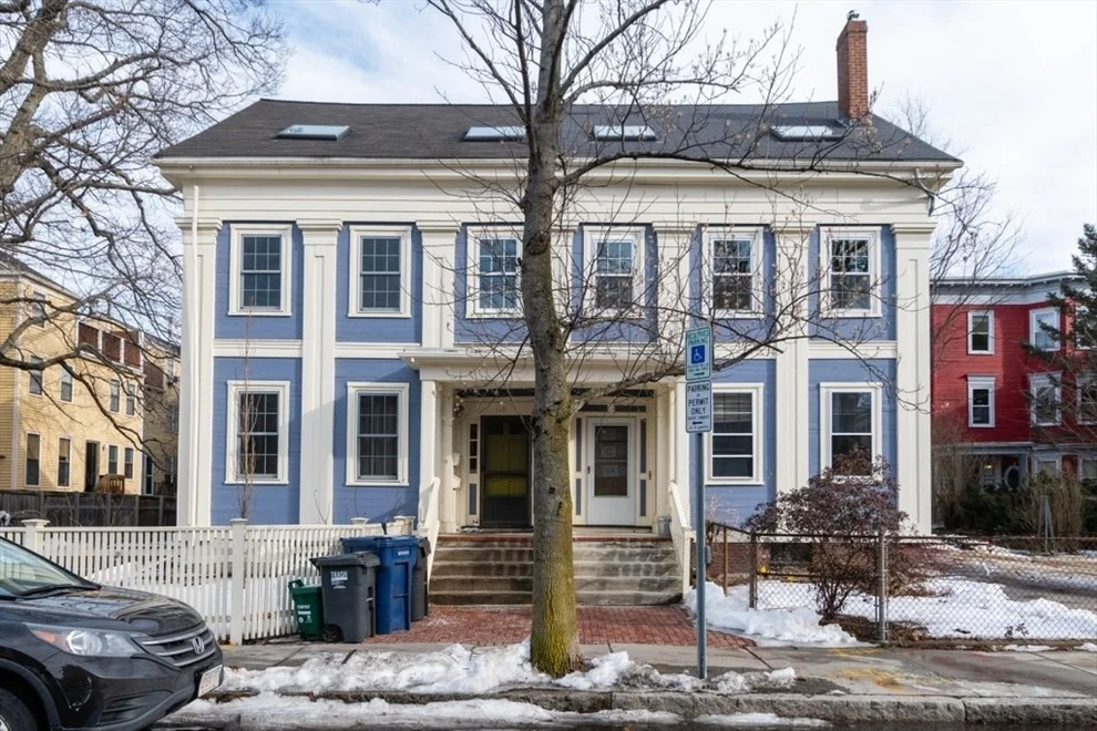 Unit for sale at 106 Inman St, Cambridge, MA 02139