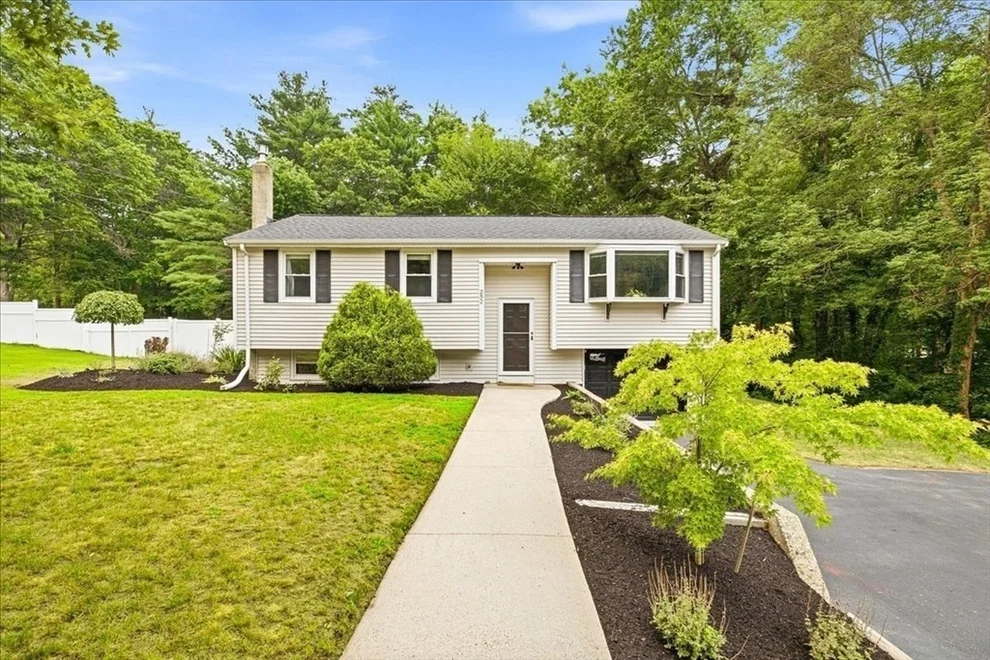Unit for sale at 252 Gorwin Dr, Hanson, MA 02341
