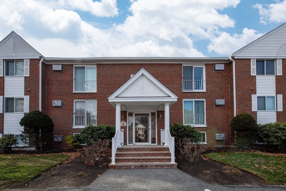 Unit for sale at 3 Birchwood Pt, Amesbury, MA 01913