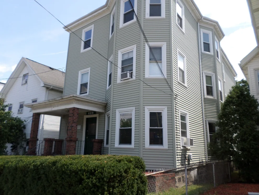Unit for sale at 689 Broadway, Chelsea, MA 02150