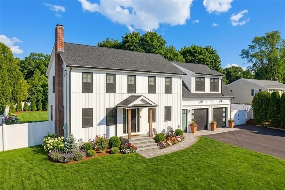Unit for sale at 8 Vassar Dr, Milford, MA 01757