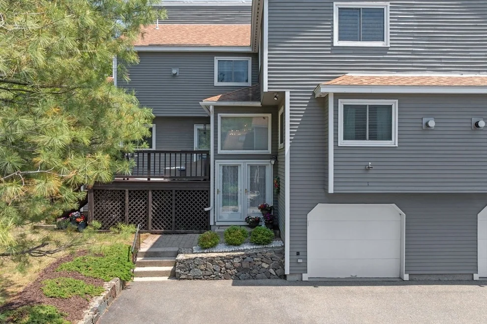 Unit for sale at 1 Admirals Lane, Salem, MA 01970