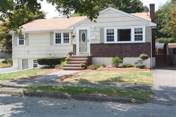 Unit for sale at 18 Lynch St, Peabody, MA 01960