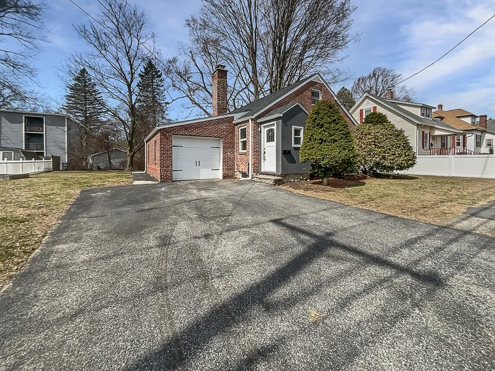 Unit for sale at 13 Victor Ave, Worcester, MA 01603